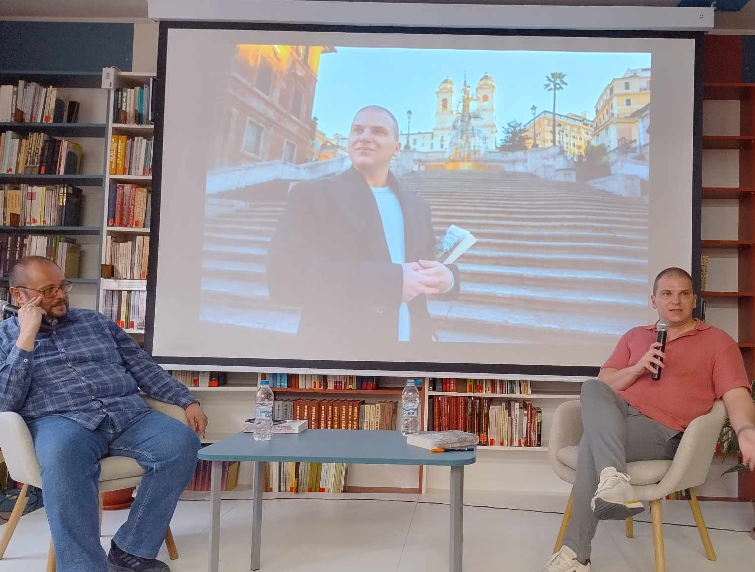 Четвърта среща на читателския клуб „Чудесата на науката в библиотеката“ с Иван Кръстев и неговия „НЕпътеводител за Италия“