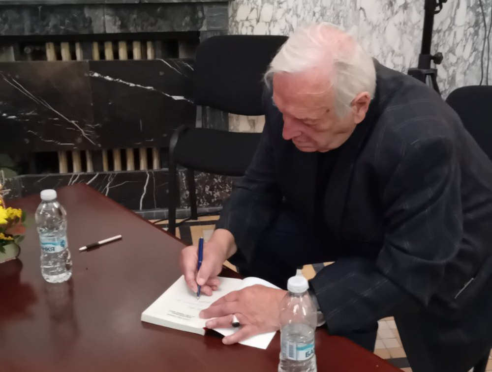 Незабравими стихове и любими песни звучаха на авторския рецитал на Георги Константинов