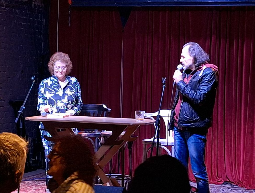 „Море” не предизвика цунами, а приятно освежаване в Столична библиотека